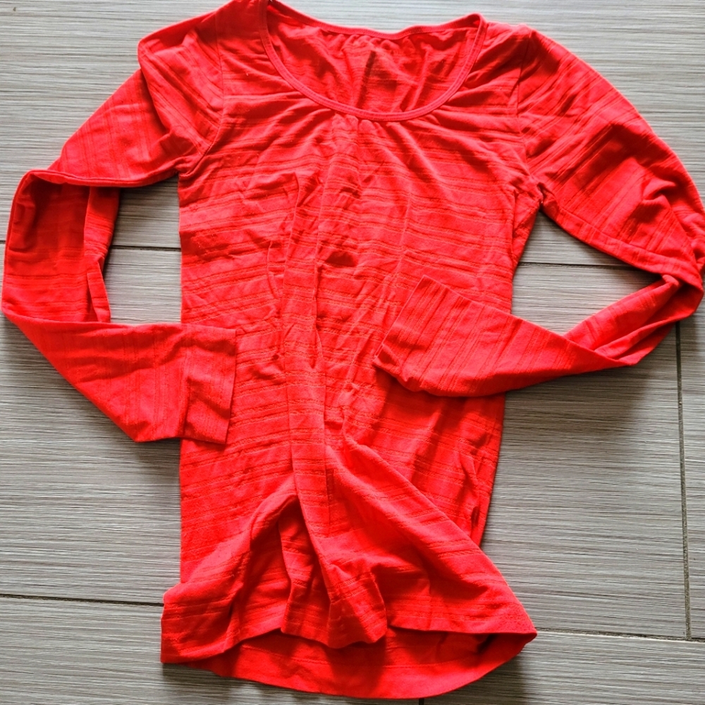 Women long sleeves t shirt